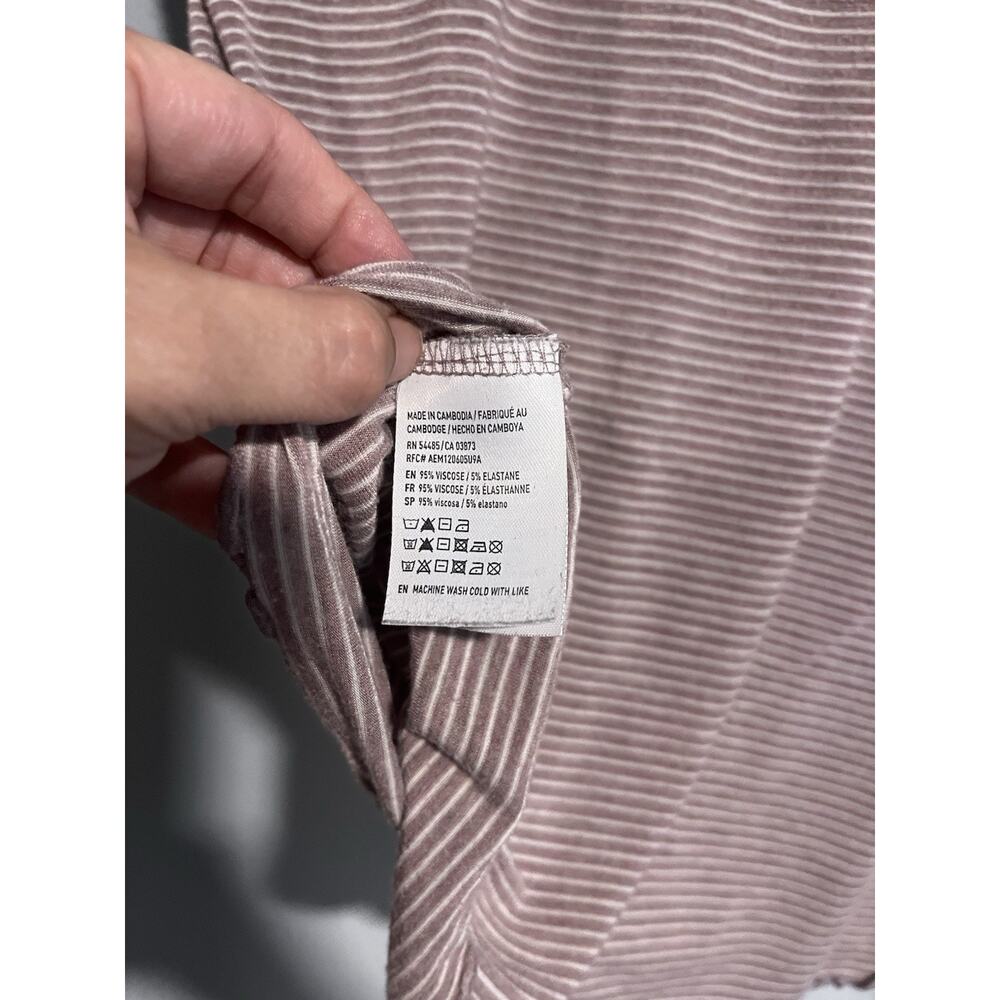 American Eagle soft and sexy striped Tee with ruffle hem and scrunched V neck - Picture 5 of 5